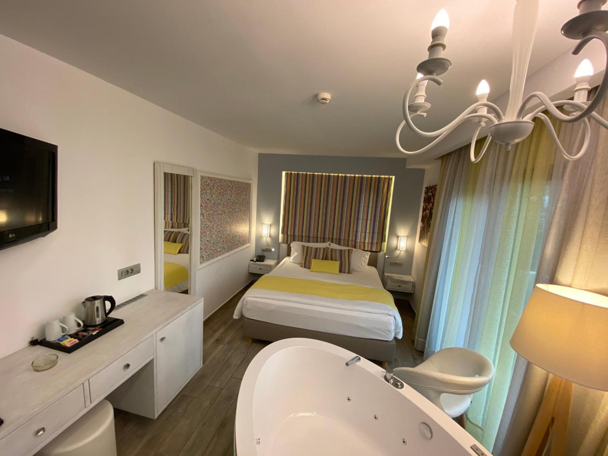 Kyknos Beach Hotel & Bungalows Malia  Exterior photo